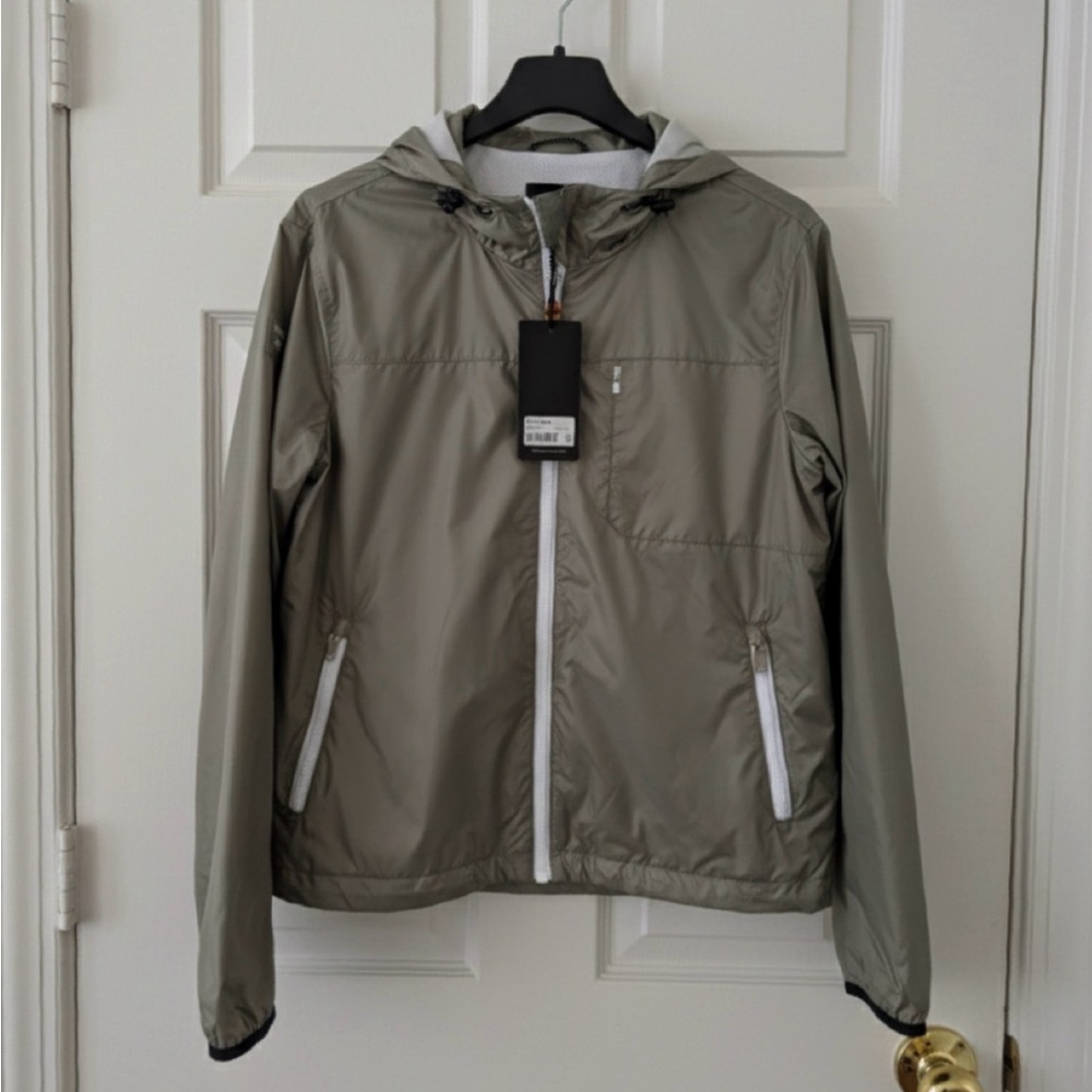 NWT Museum The Original Gray Packable Windbreaker Sz. Medium